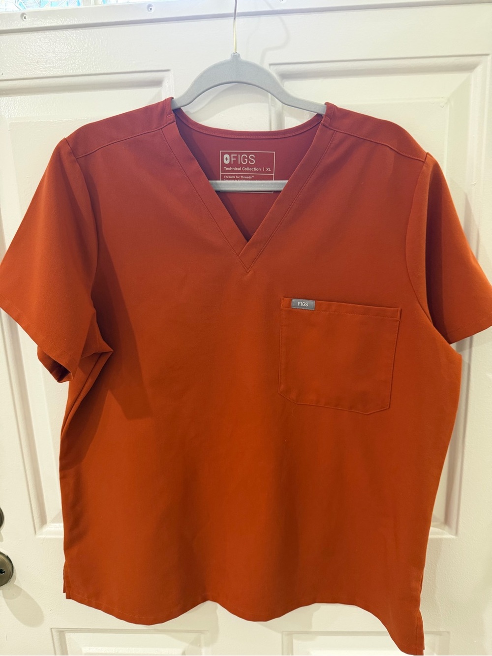 FIGS Women's XL Catarina Scrub Top in Dirty Chai